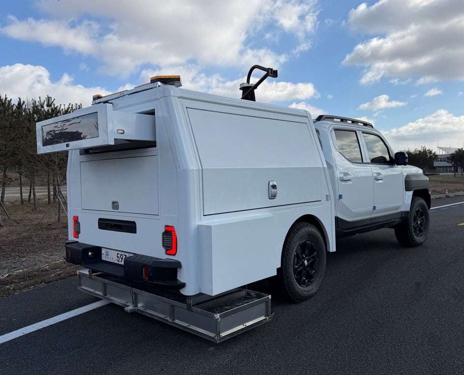 MIRA-FLex-on-a-KIA-behind-2