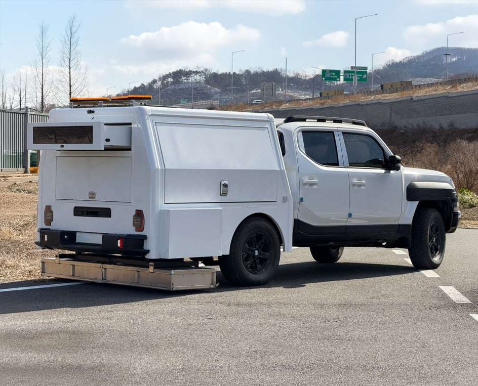 MIRA-FLex-on-a-KIA-behind